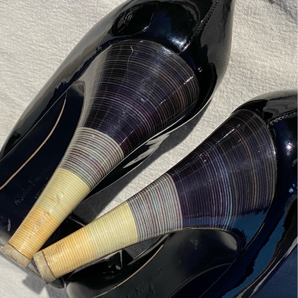 Ferragamo VINTAGE Patent Leather Peep Toe High Heels - Picture 4 of 15